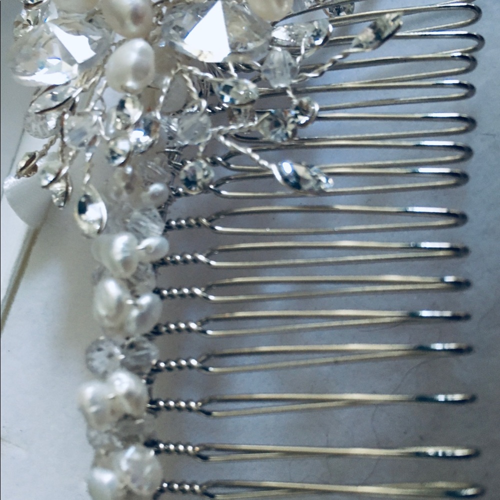 Bridal Express Bejeweled Hair Comb - Picture 3 of 5